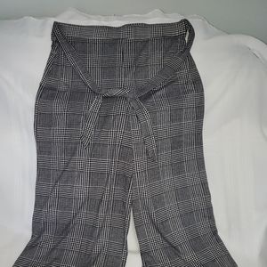 No Comment Stripe Wide Leg Knit Crop Pants - SIZE L - Charcoal and White